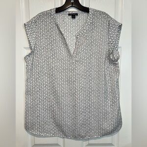 Hilary Radley Black and White Patterned Blouse. Size L